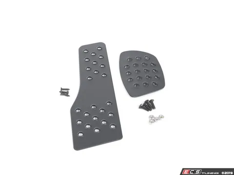 Rennline 2 Piece Pedal Set - Perforated - Black